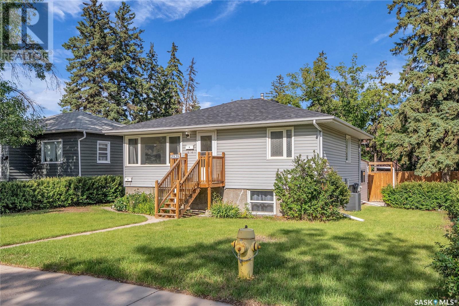 Property at 2535 Kelvin AVENUE image 2