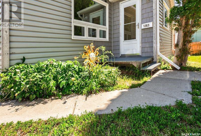 Property at 1263 4th AVENUE NE image 5
