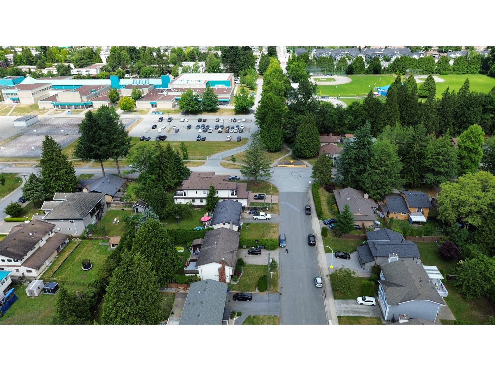 9781 154 Street, Surrey, British Columbia  V3R 4J4 - Photo 8 - R3021082