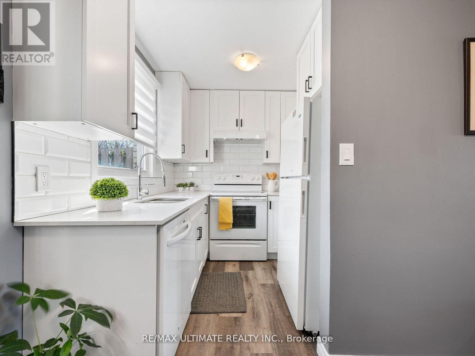 3 - 252 Bertie Street, Fort Erie, Ontario  L2A 1Z6 - Photo 12 - X12257255