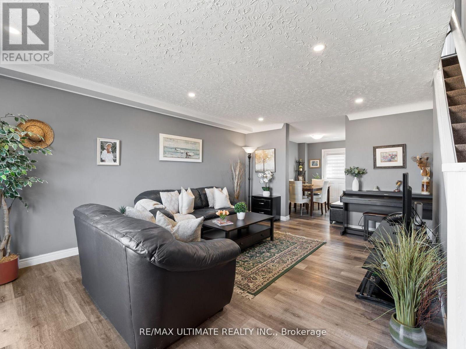3 - 252 Bertie Street, Fort Erie, Ontario  L2A 1Z6 - Photo 3 - X12257255