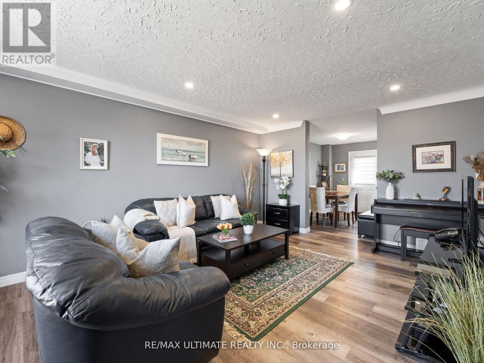 3 - 252 Bertie Street, Fort Erie, Ontario  L2A 1Z6 - Photo 4 - X12257255