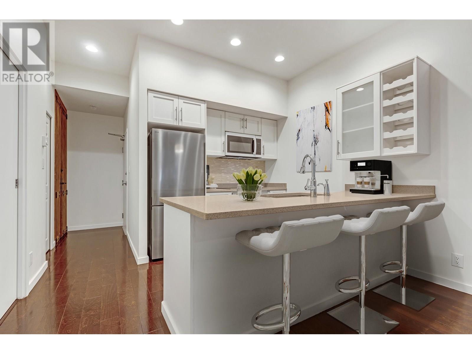 102 Regiment Square, Vancouver, British Columbia  V6B 1W1 - Photo 4 - R3022103