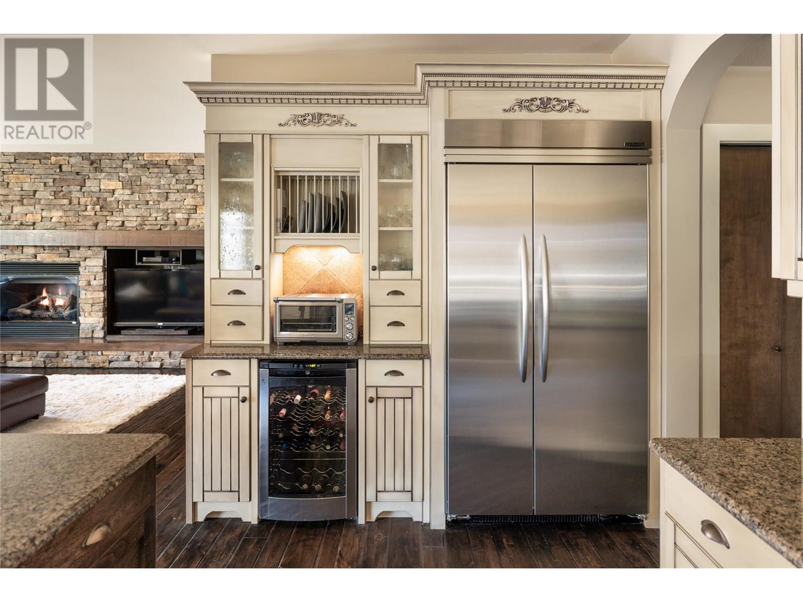854 Big Rock Court Kelowna Photo 10