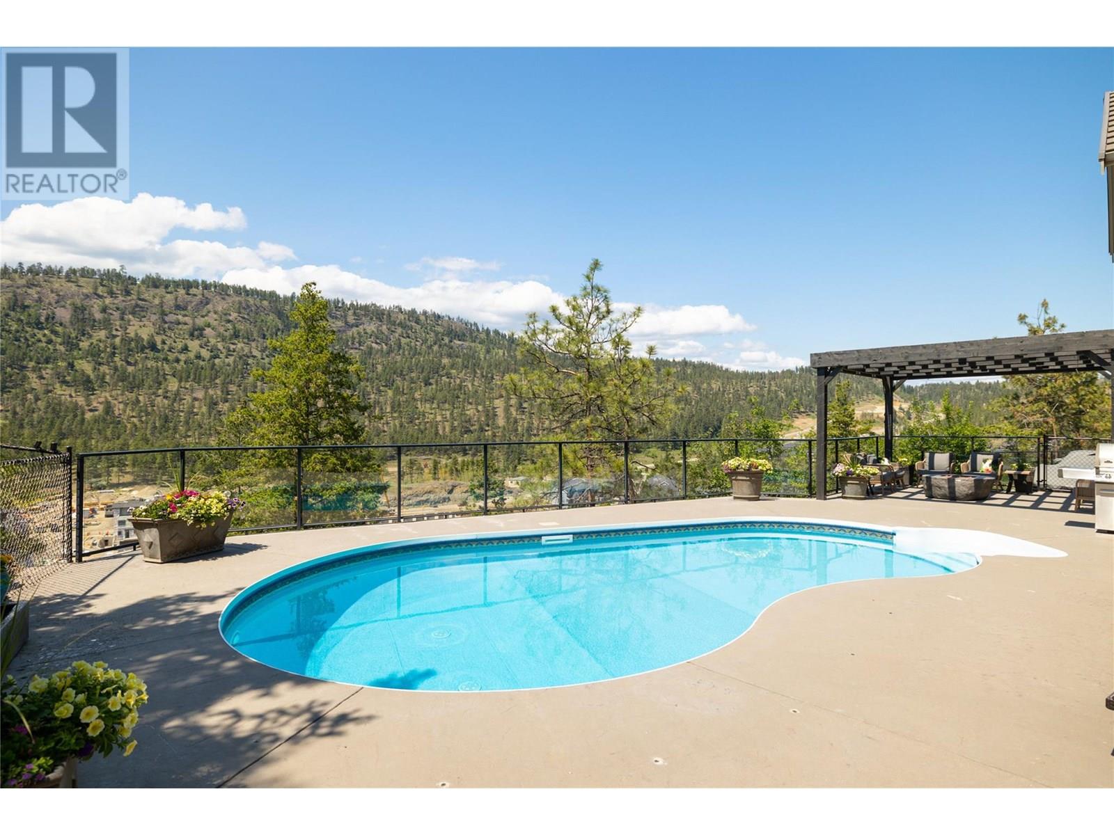 854 Big Rock Court Kelowna Photo 4