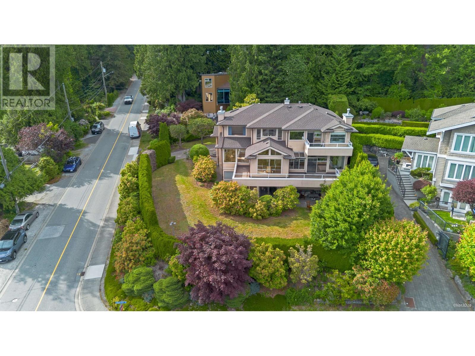 Property at 2208 CHAIRLIFT ROAD image 4