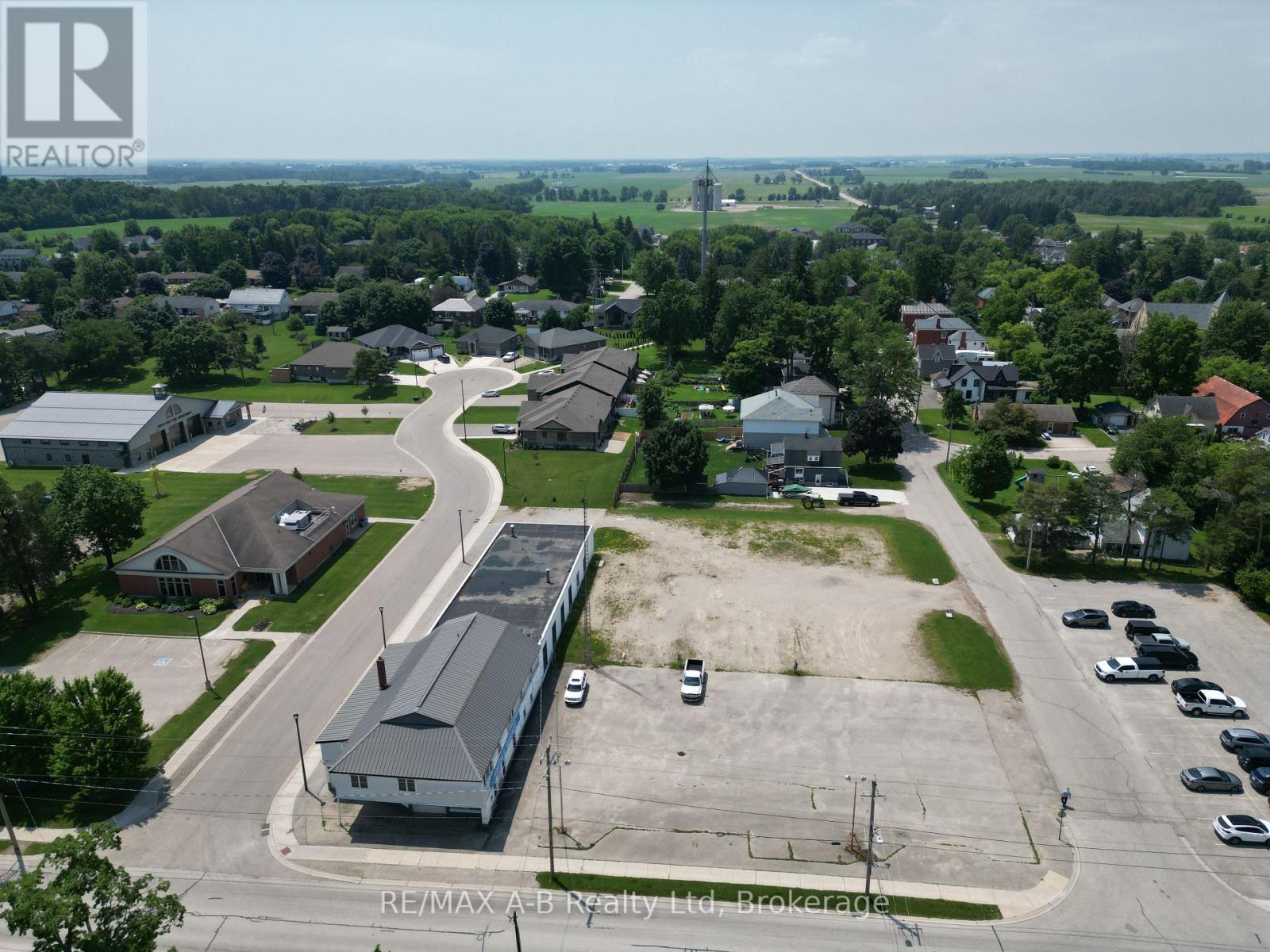 15 Mill Street E, Perth East, Ontario  N0K 1M0 - Photo 5 - X12257400