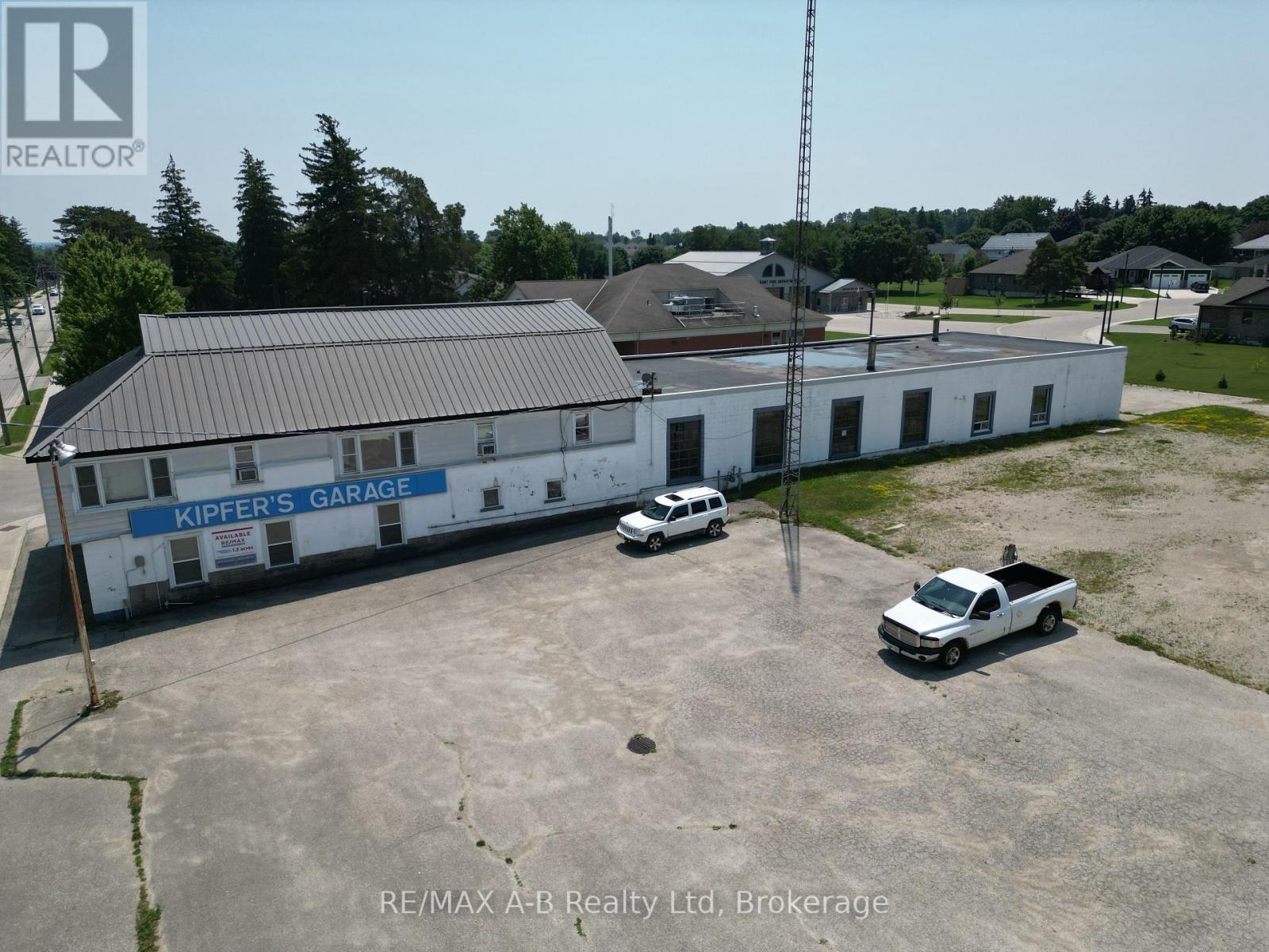 15 Mill Street E, Perth East, Ontario  N0K 1M0 - Photo 7 - X12257400