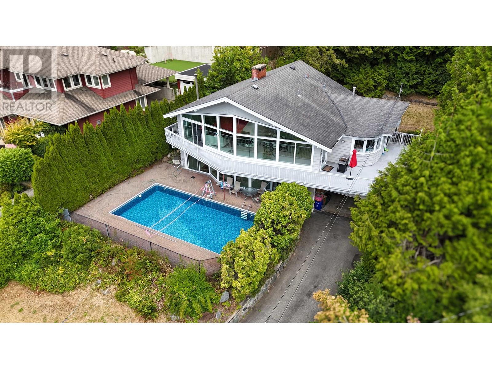 1725 ROSEBERY AVENUE, west vancouver, British Columbia
