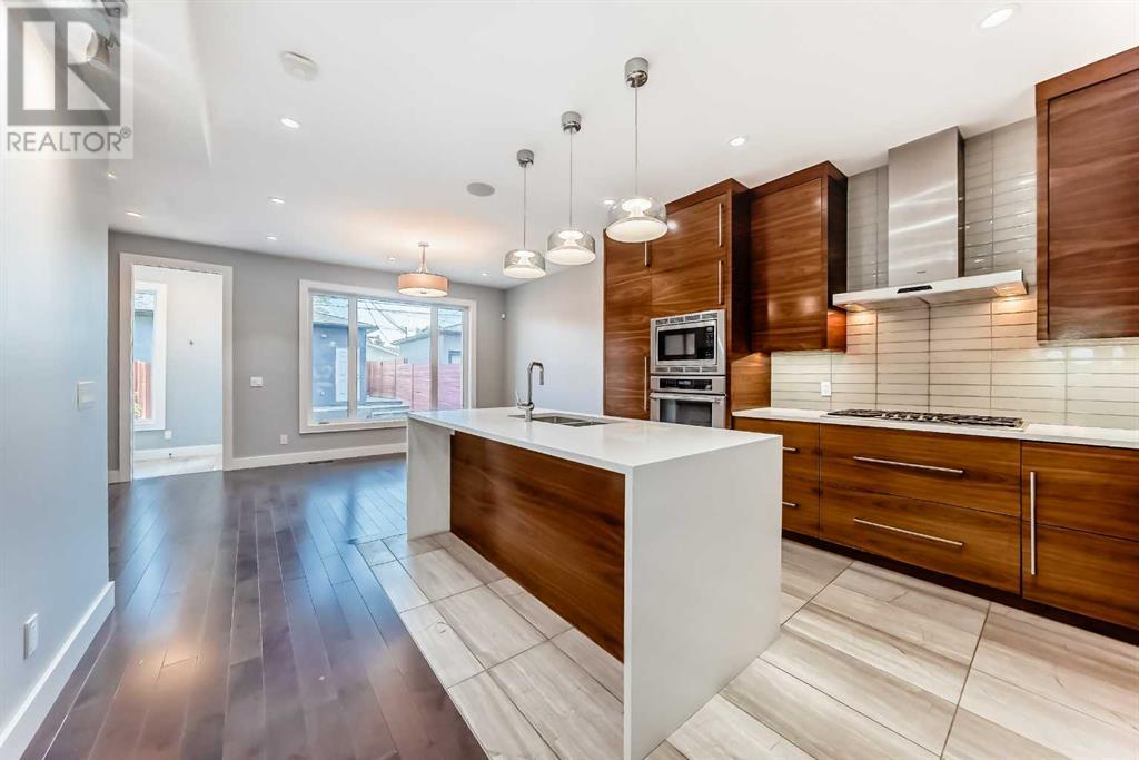 Property at 2414 31 Avenue SW image 3