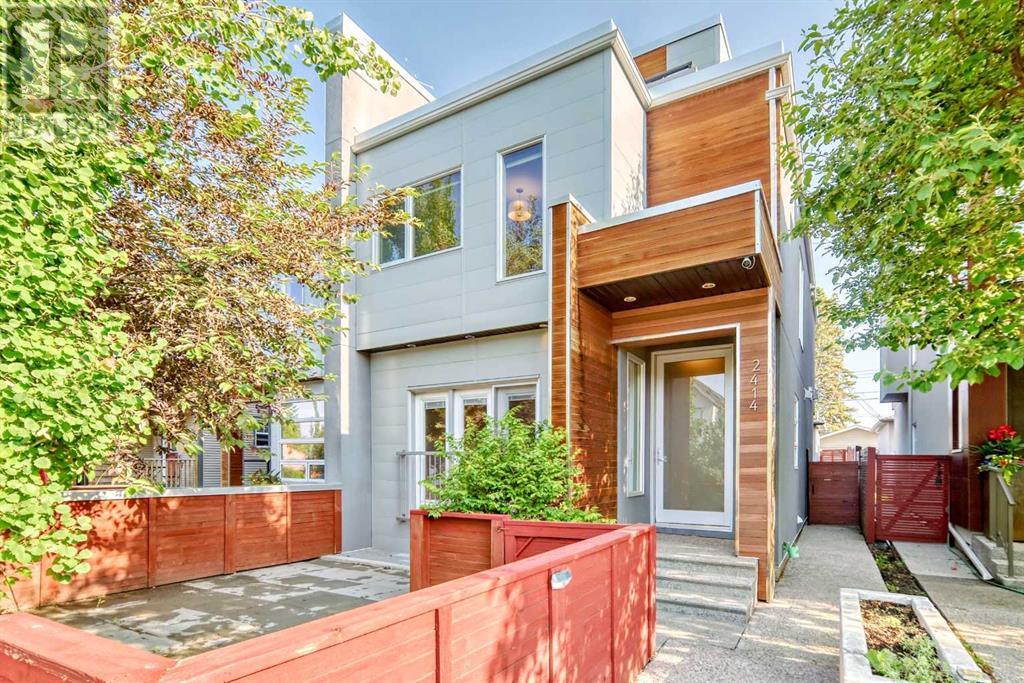 Property at 2414 31 Avenue SW image 1