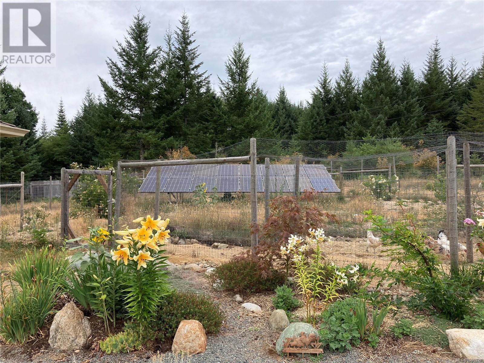 220 Irene Rd, Quadra Island, British Columbia  V0P 1N0 - Photo 3 - 1005229