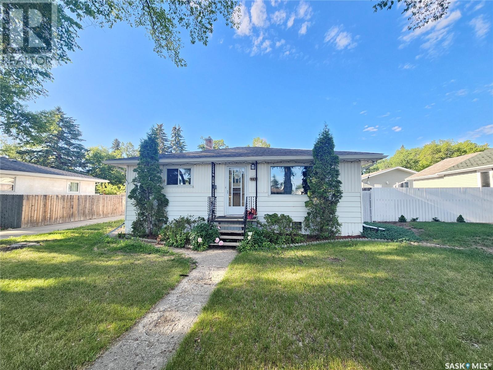 Property at 823 Duffield STREET W image 1
