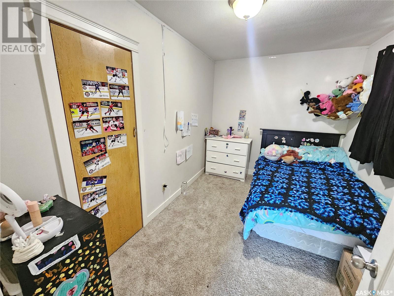 Property at 823 Duffield STREET W image 5