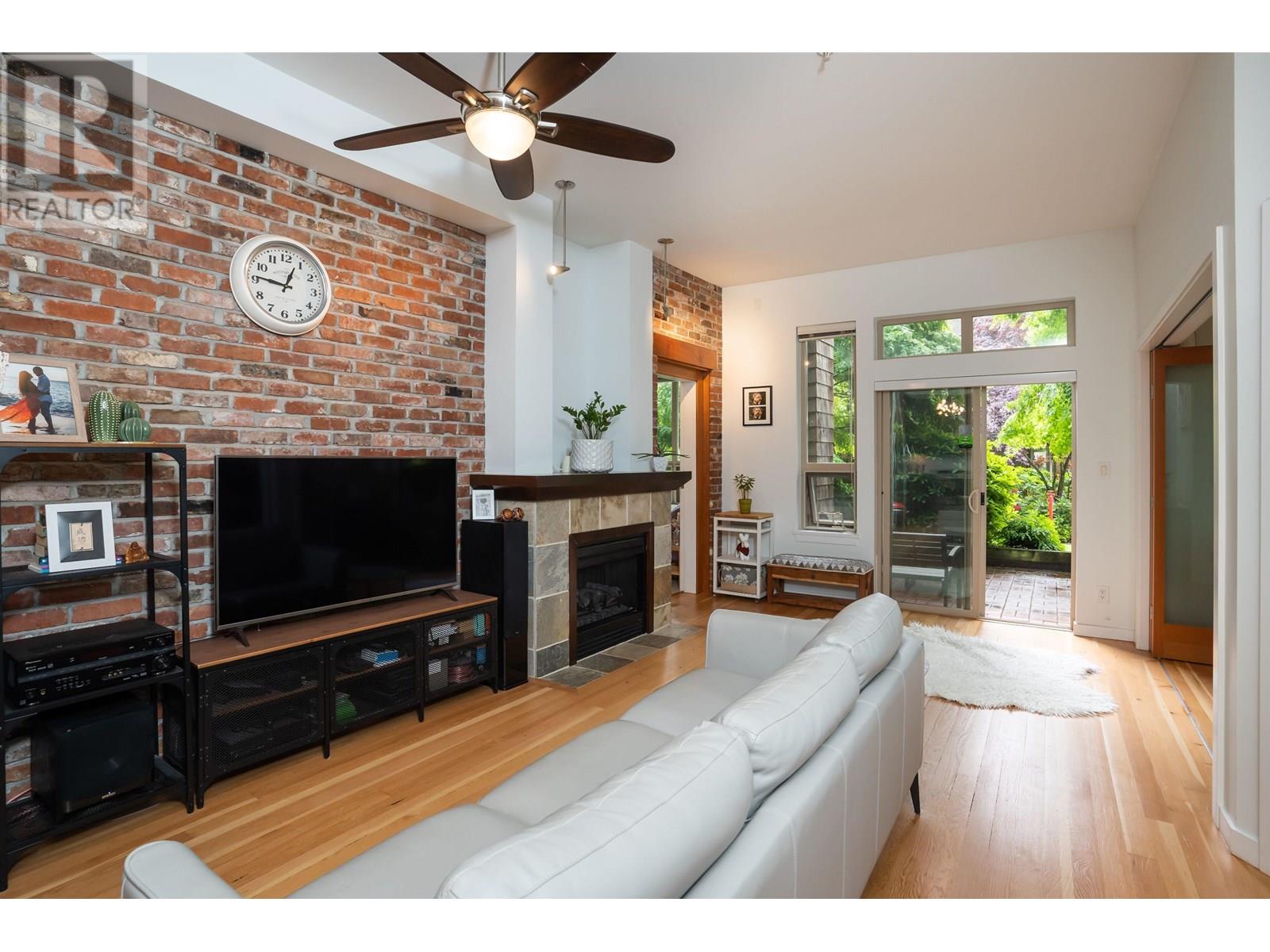 107 250 SALTER STREET, new westminster, British Columbia V3M0B7