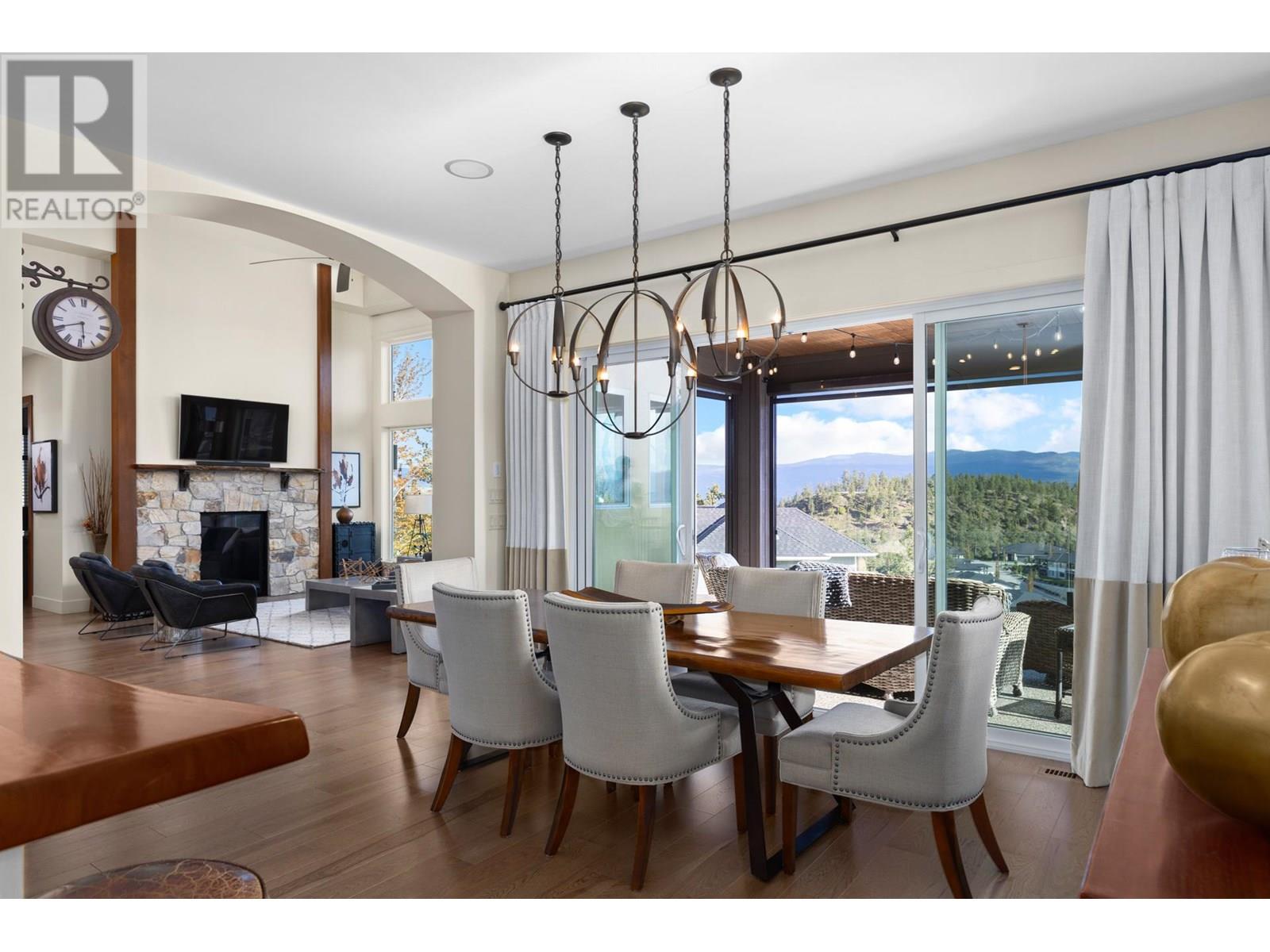 Property at 168 Skyland Drive image 4