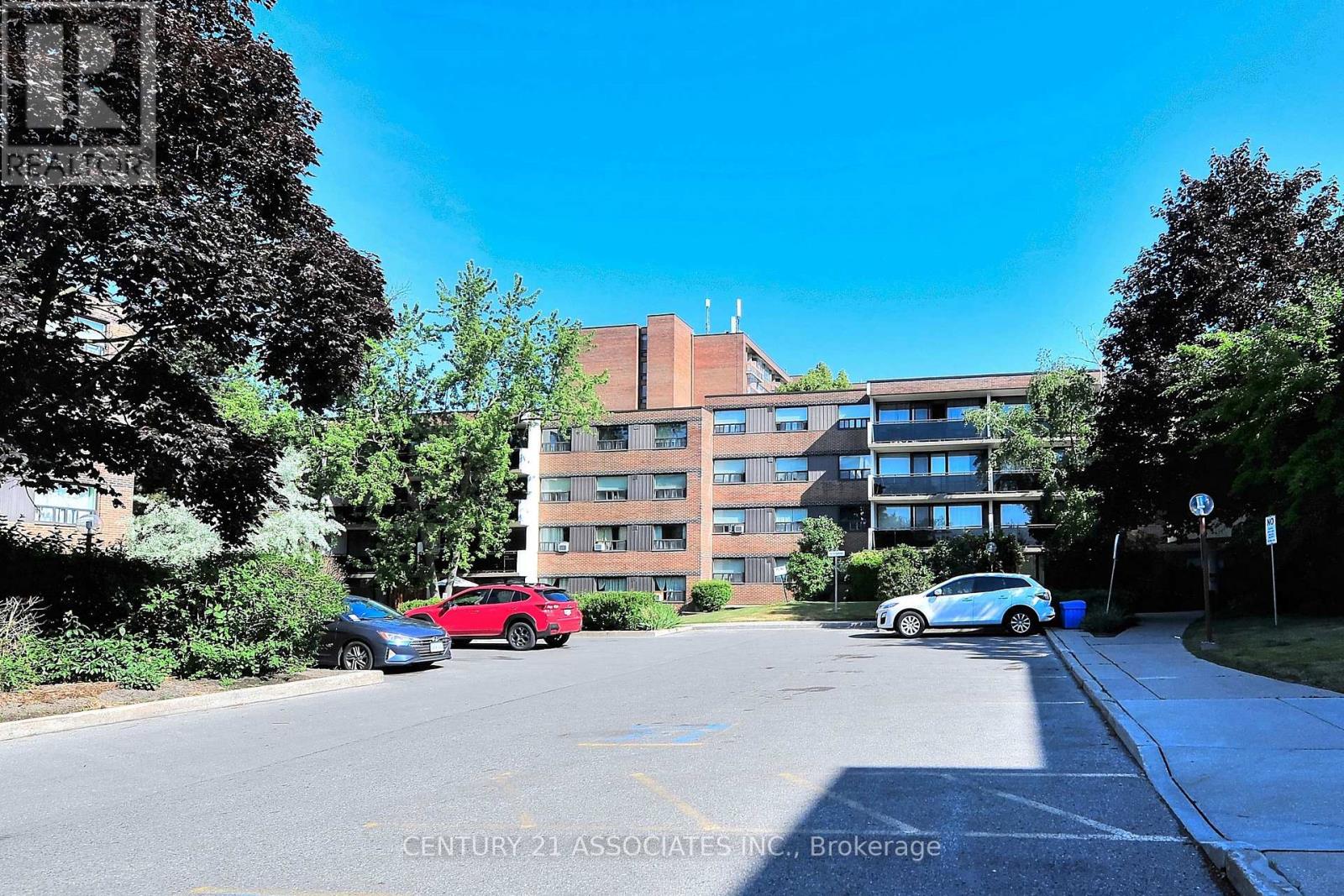 Property at 312 - 10 SUNRISE AVENUE image 2