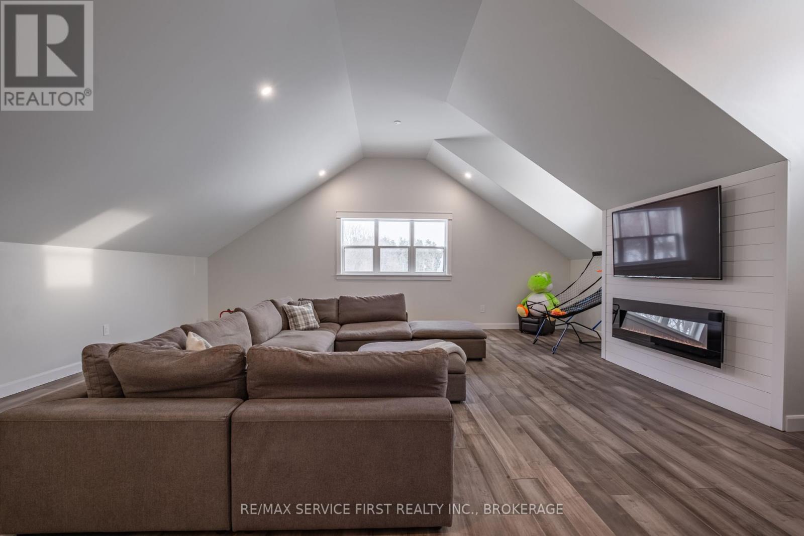 1012 Applewood Lane, Frontenac, Ontario  K0H 1X0 - Photo 37 - X12257458