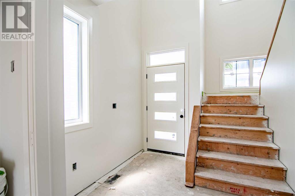 Property at 39 Eaton Crescent image 3