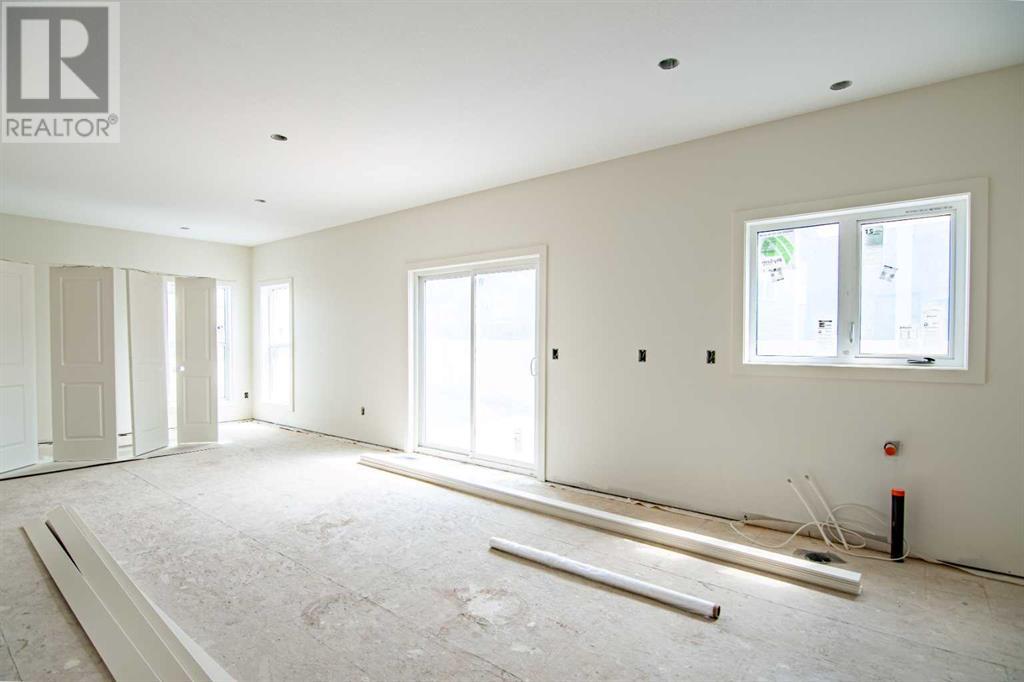 Property at 39 Eaton Crescent image 4