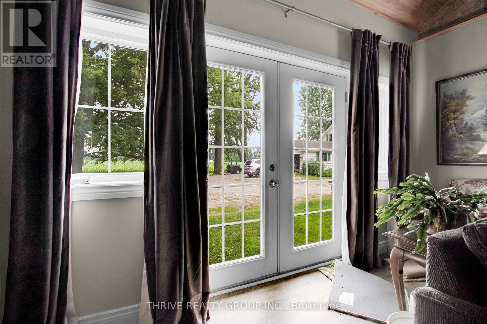 20664 Heritage Road, Thames Centre, Ontario  N0M 2P0 - Photo 24 - X12257459
