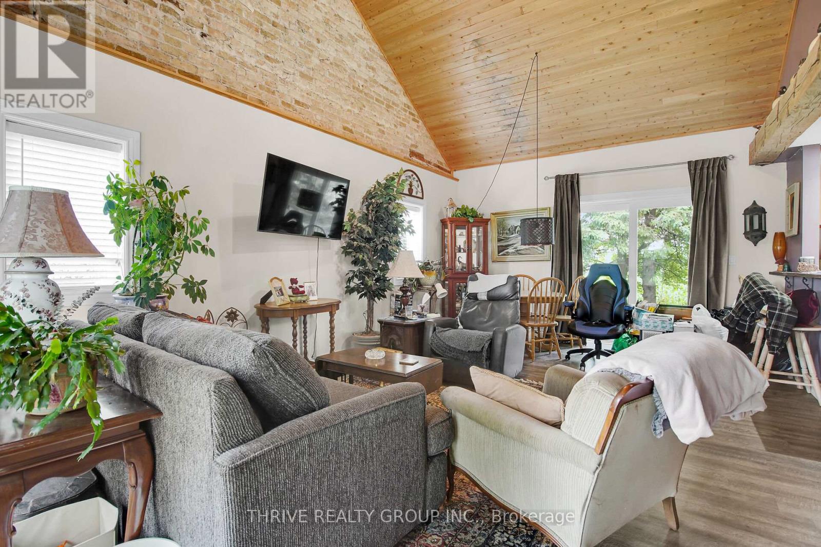 20664 Heritage Road, Thames Centre, Ontario  N0M 2P0 - Photo 25 - X12257459