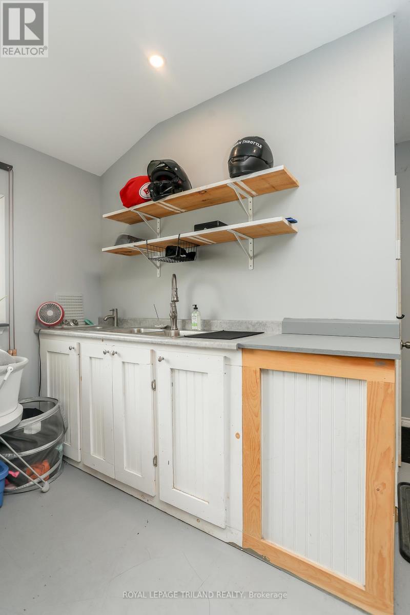 139 Coulter Avenue, Central Elgin, Ontario  N5R 5A6 - Photo 37 - X12257545