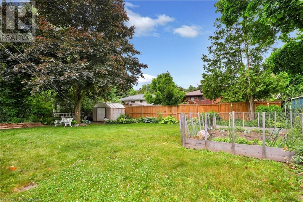 Property at 187 LYNNBROOK Crescent image 5