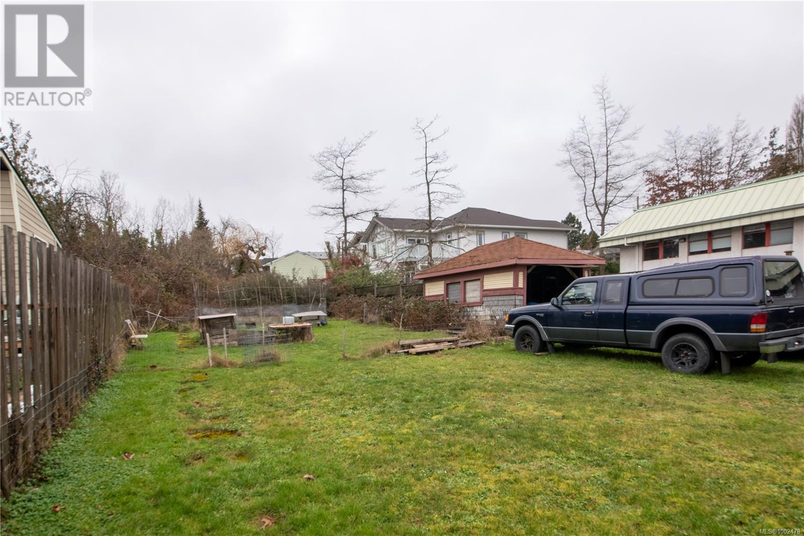 Property at 920 Cloverdale Ave image 5