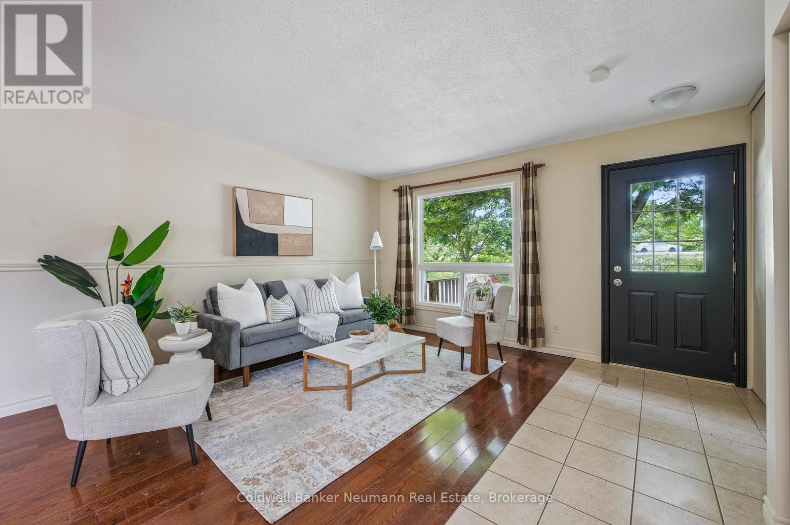 Property at 30 MASON COURT image 4