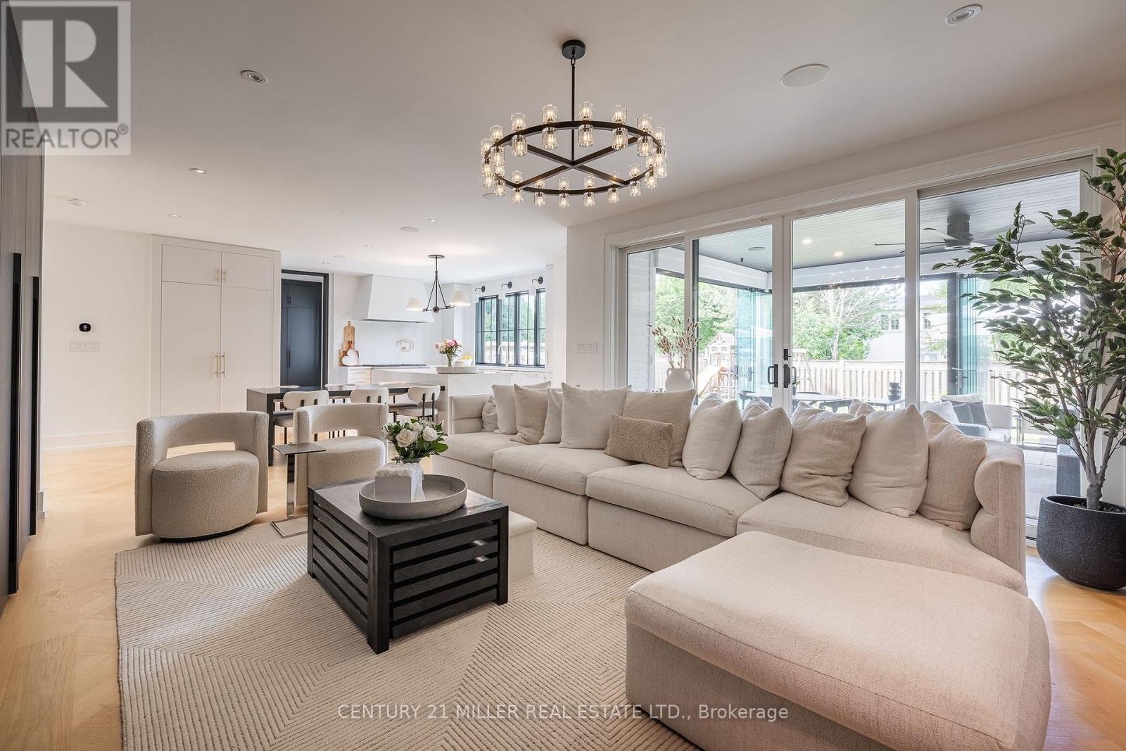 367 Seaton Drive, Oakville, Ontario  L6L 3X9 - Photo 8 - W12257391