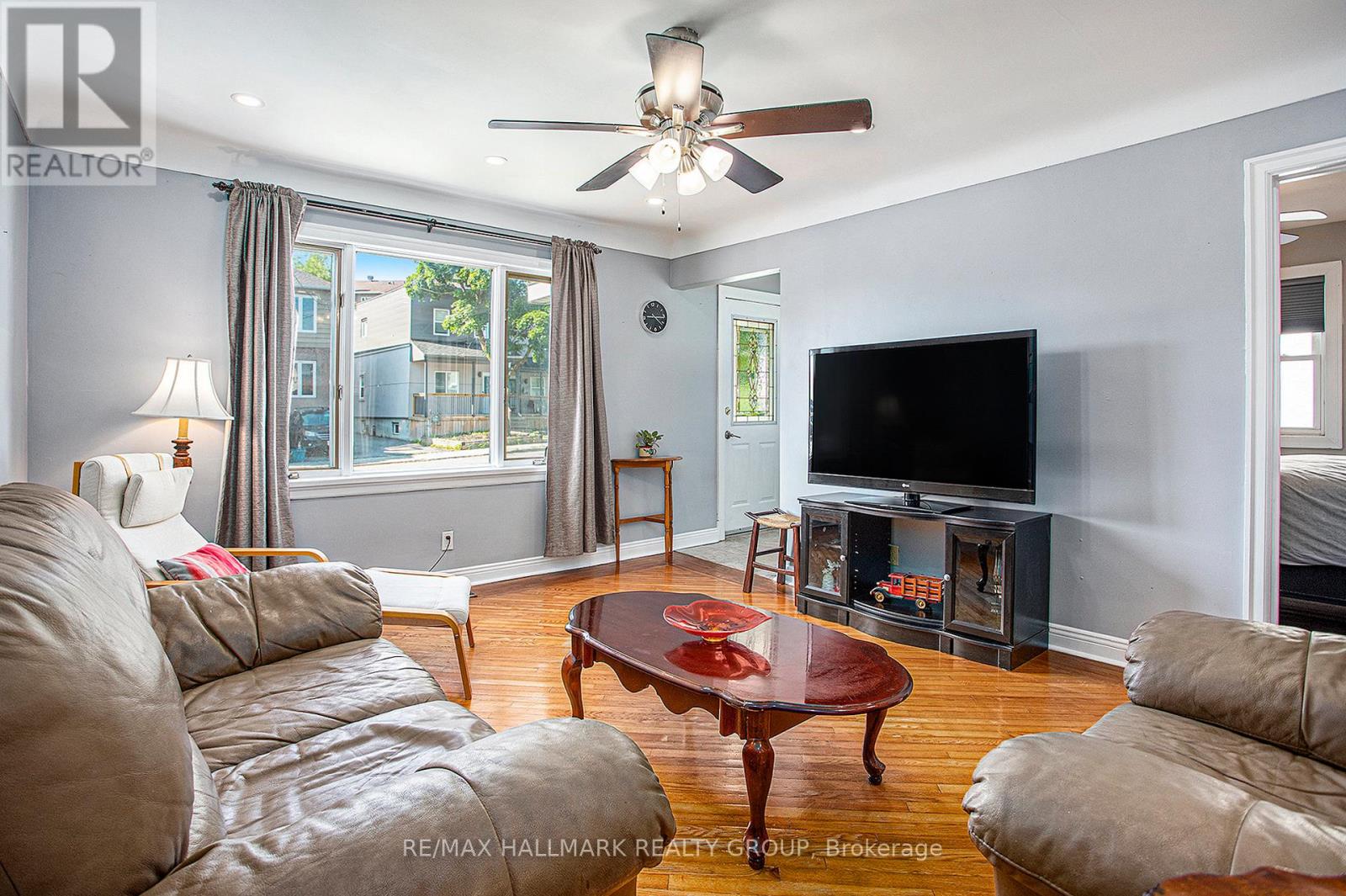 Property at 299 MONTFORT STREET image 3