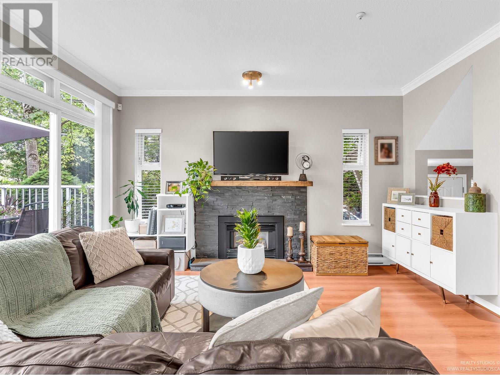 Property at 95 2422 HAWTHORNE AVENUE image 3