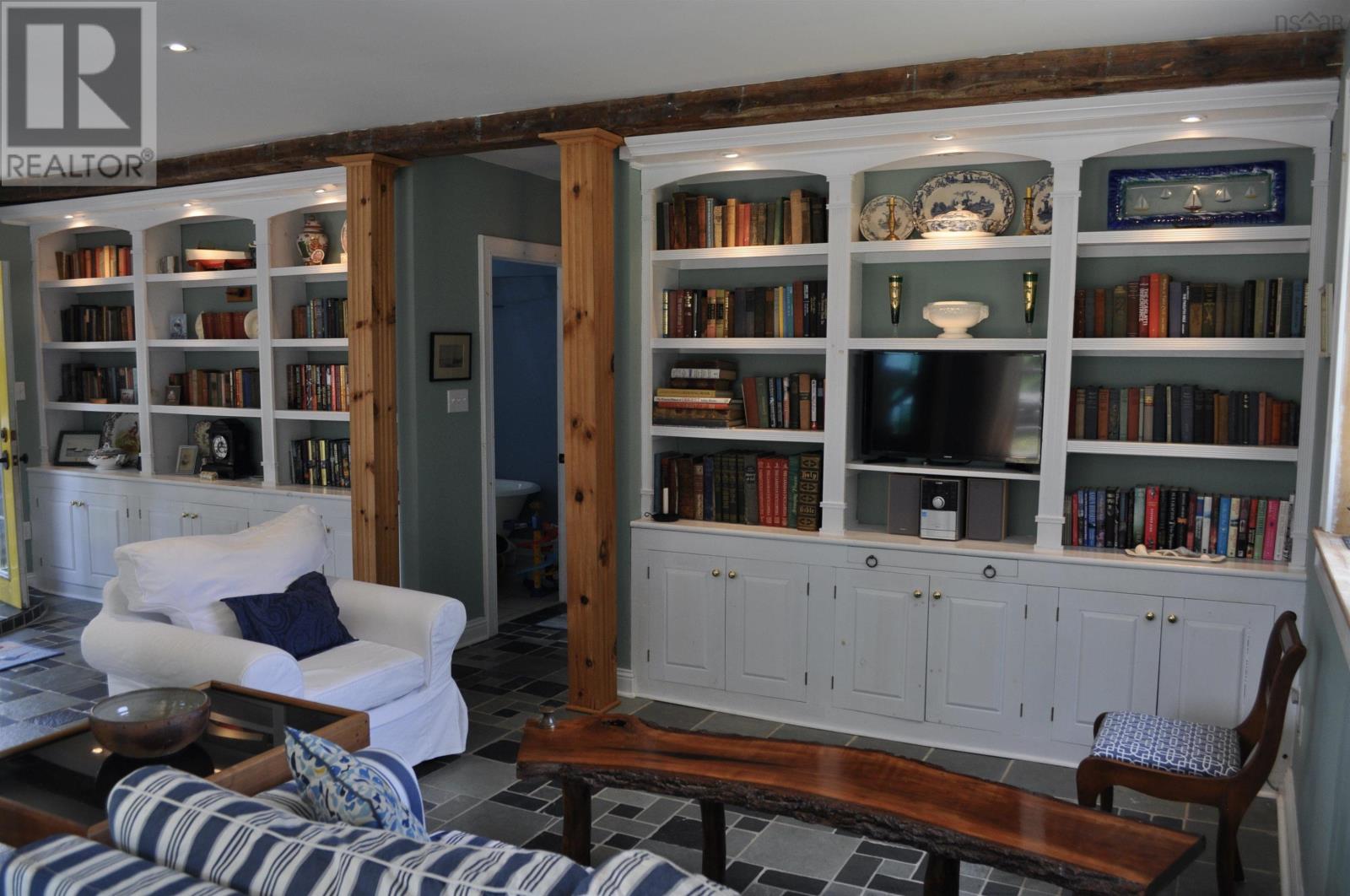 158 Prince Street, Chester, Nova Scotia  B0J 1J0 - Photo 7 - 202516353