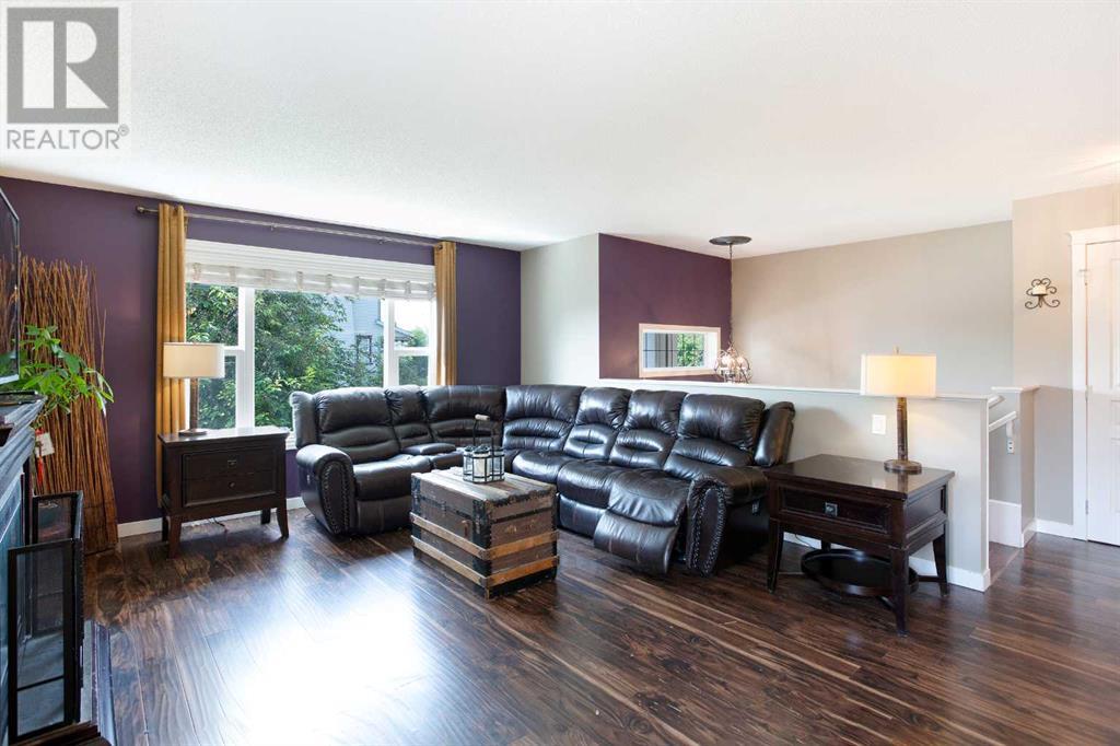 Property at 20 Copperstone Terrace SE image 2