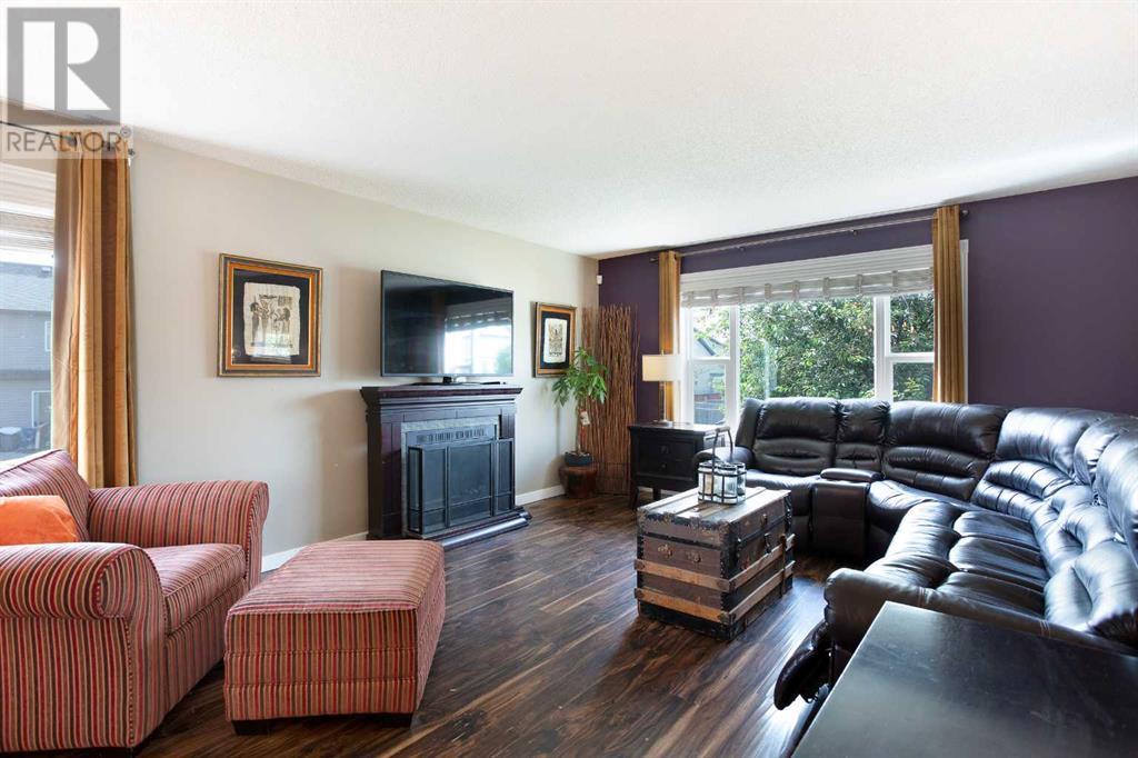 Property at 20 Copperstone Terrace SE image 3