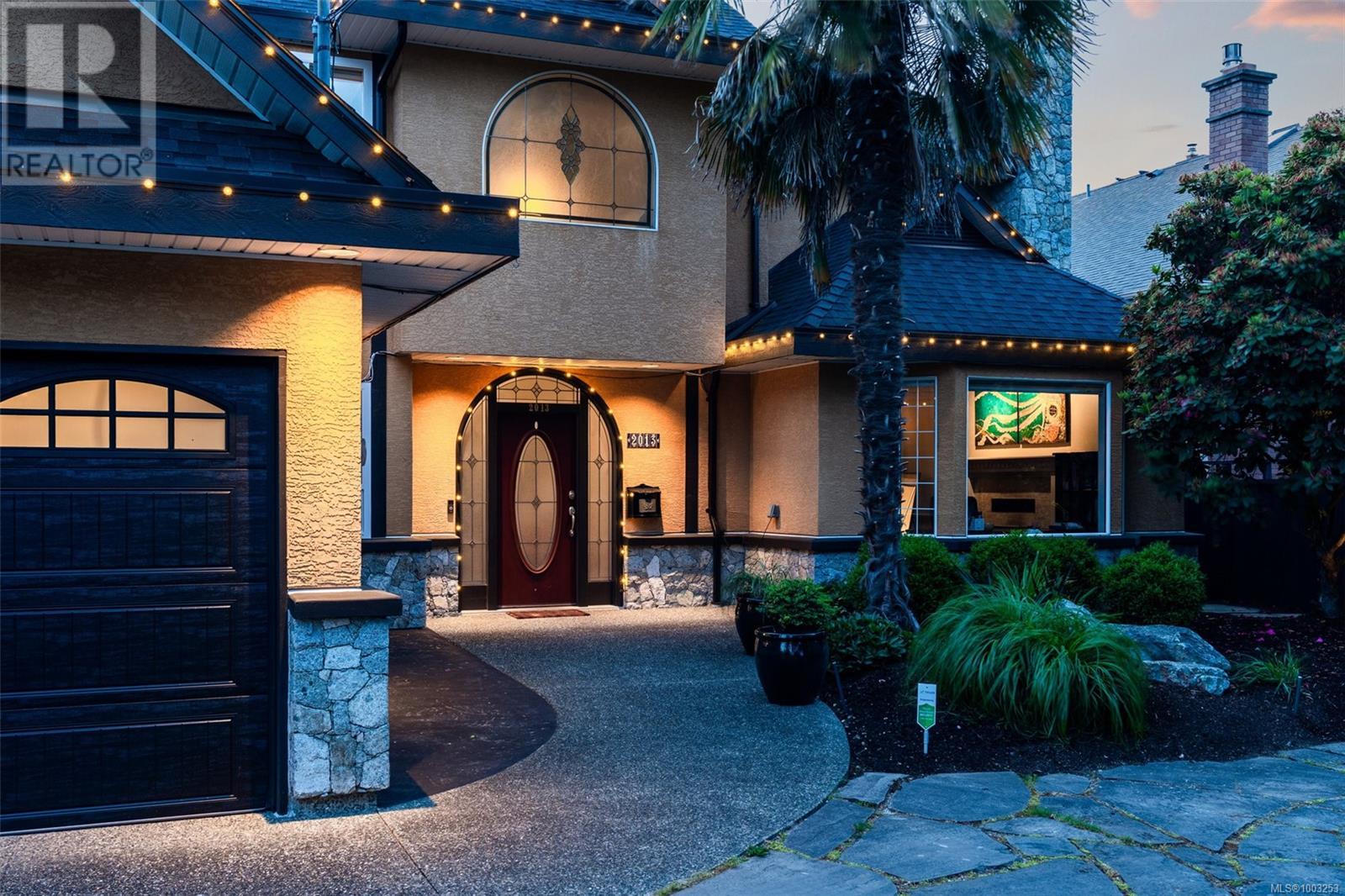 2013 Ferndale Rd, Saanich, British Columbia  V8N 2Y4 - Photo 5 - 1003253