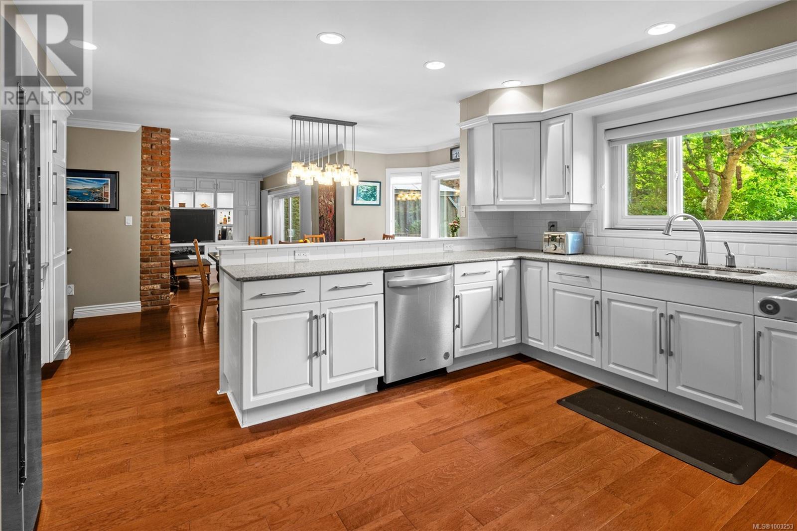 2013 Ferndale Rd, Saanich, British Columbia  V8N 2Y4 - Photo 26 - 1003253