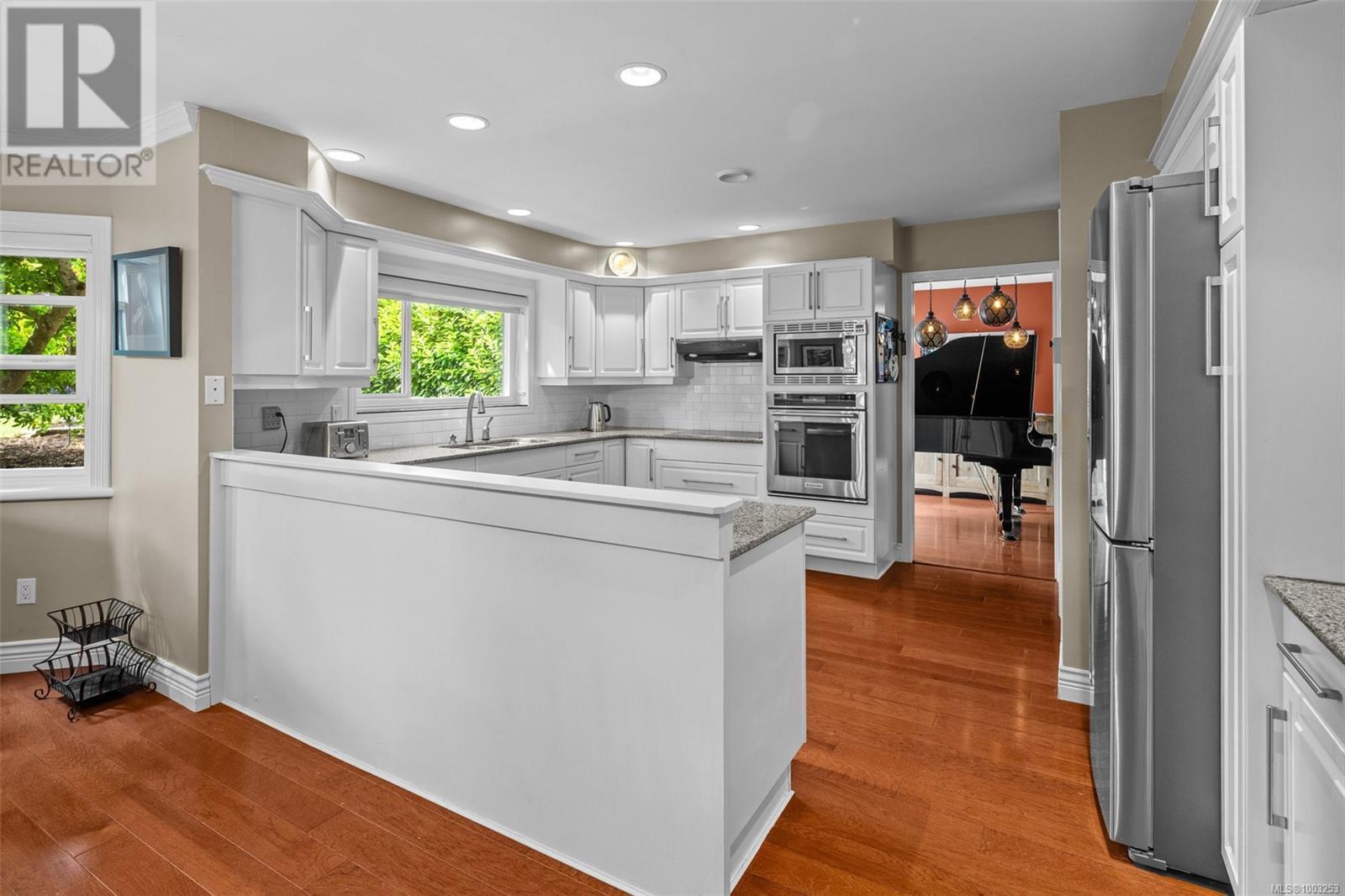 Property at 2013 Ferndale Rd image 4