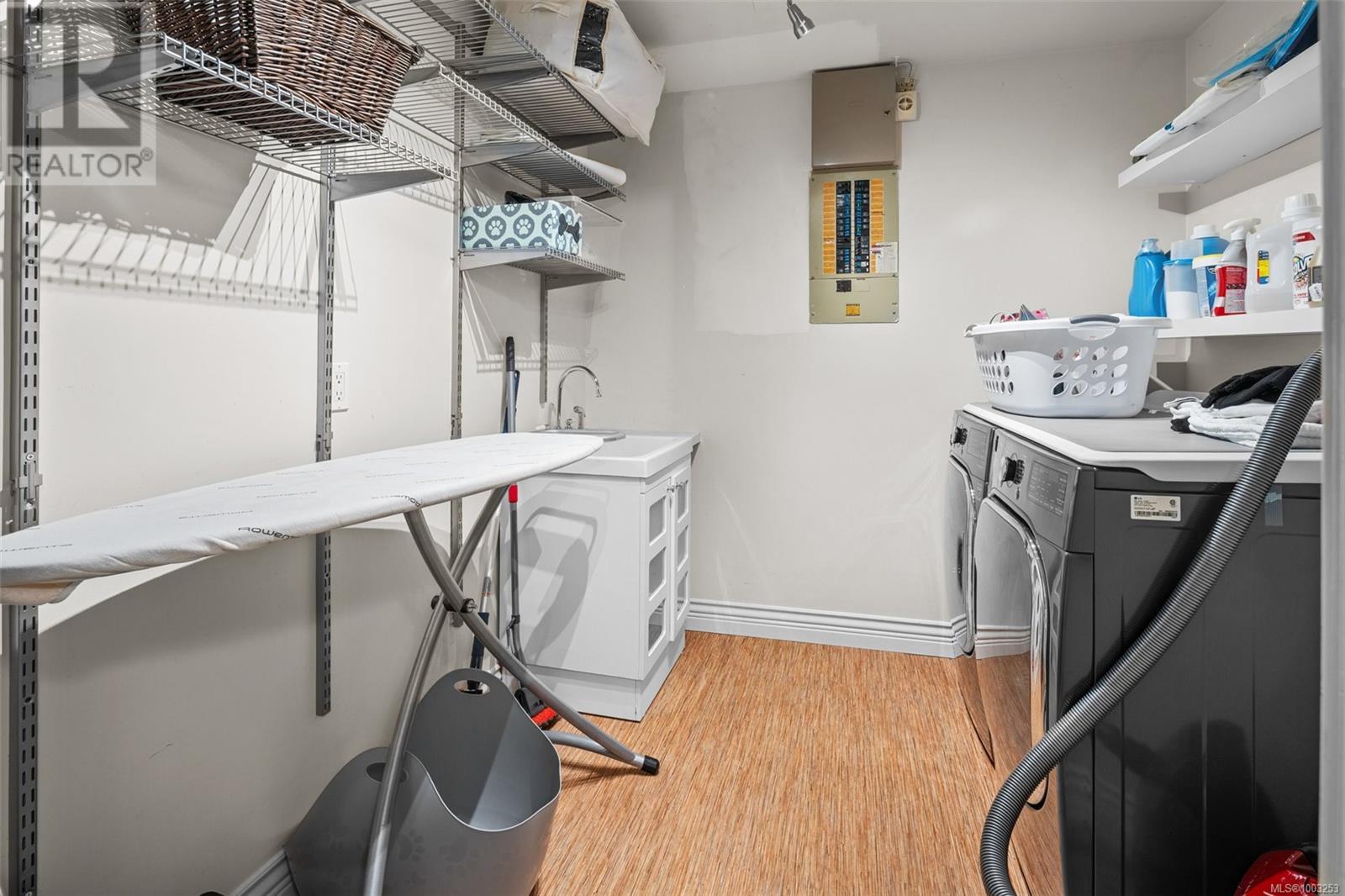 2013 Ferndale Rd, Saanich, British Columbia  V8N 2Y4 - Photo 33 - 1003253