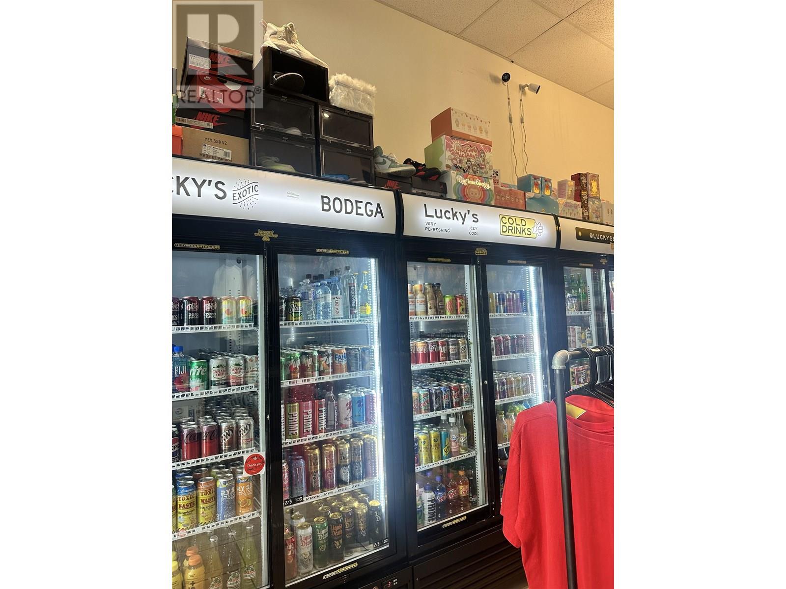 Property at 3335 WESBROOK MALL image 4