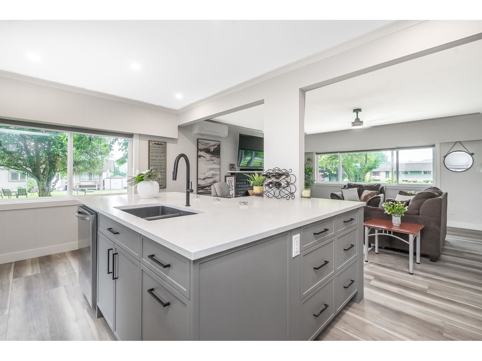 Property at 27607 GRAY AVENUE image 3