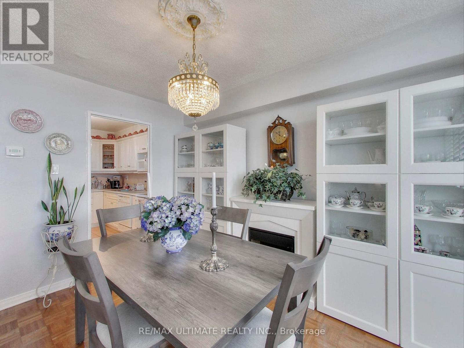 2217 - 360 Ridelle Avenue, Toronto, Ontario  M6B 1K1 - Photo 10 - W12256061