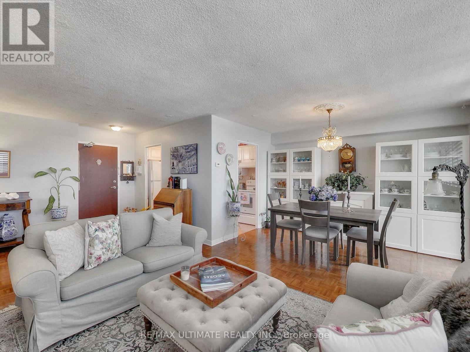 2217 - 360 Ridelle Avenue, Toronto, Ontario  M6B 1K1 - Photo 8 - W12256061