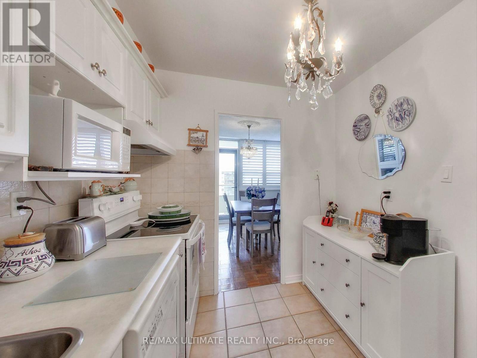 2217 - 360 Ridelle Avenue, Toronto, Ontario  M6B 1K1 - Photo 15 - W12256061