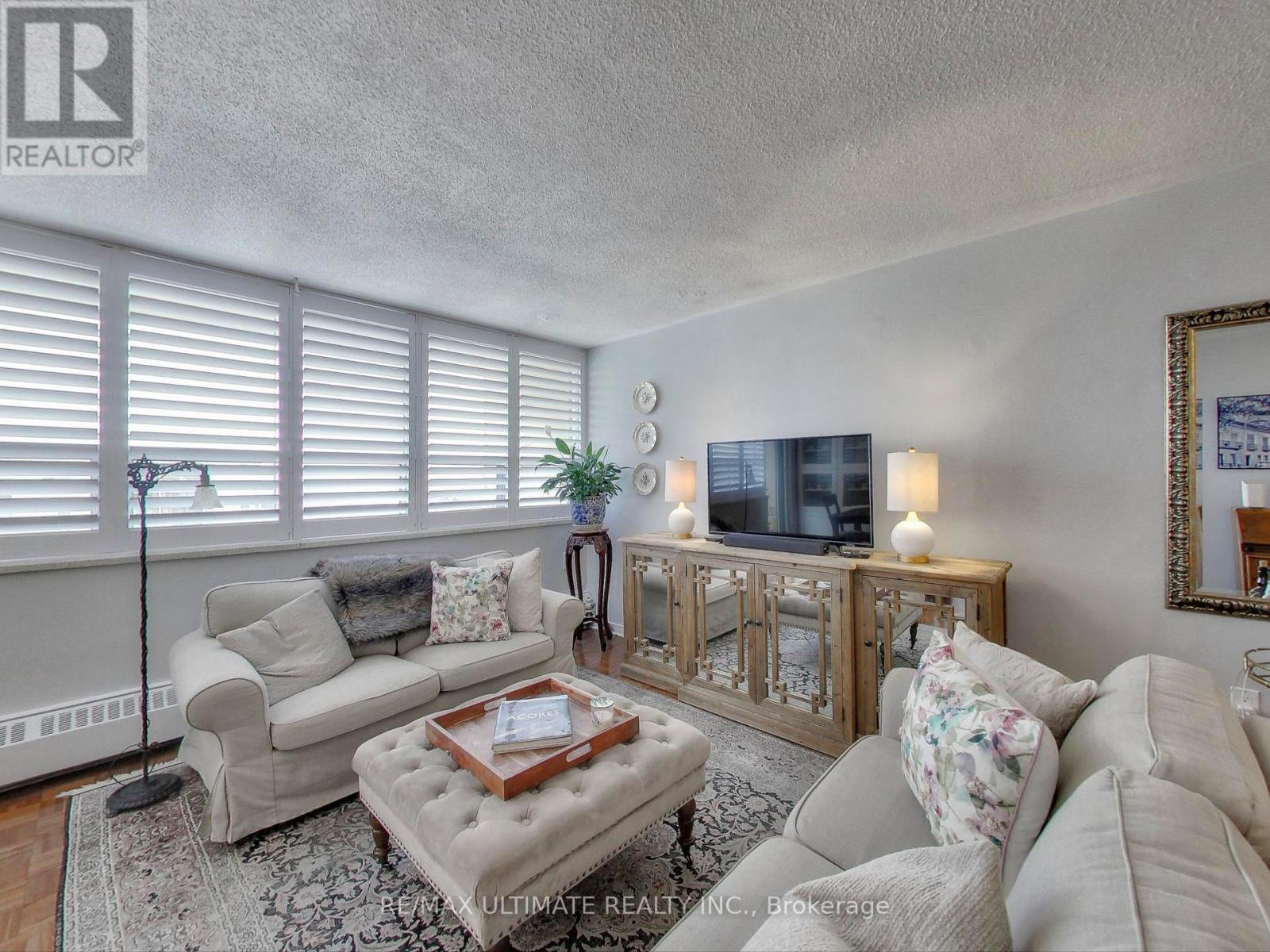 2217 - 360 Ridelle Avenue, Toronto, Ontario  M6B 1K1 - Photo 5 - W12256061