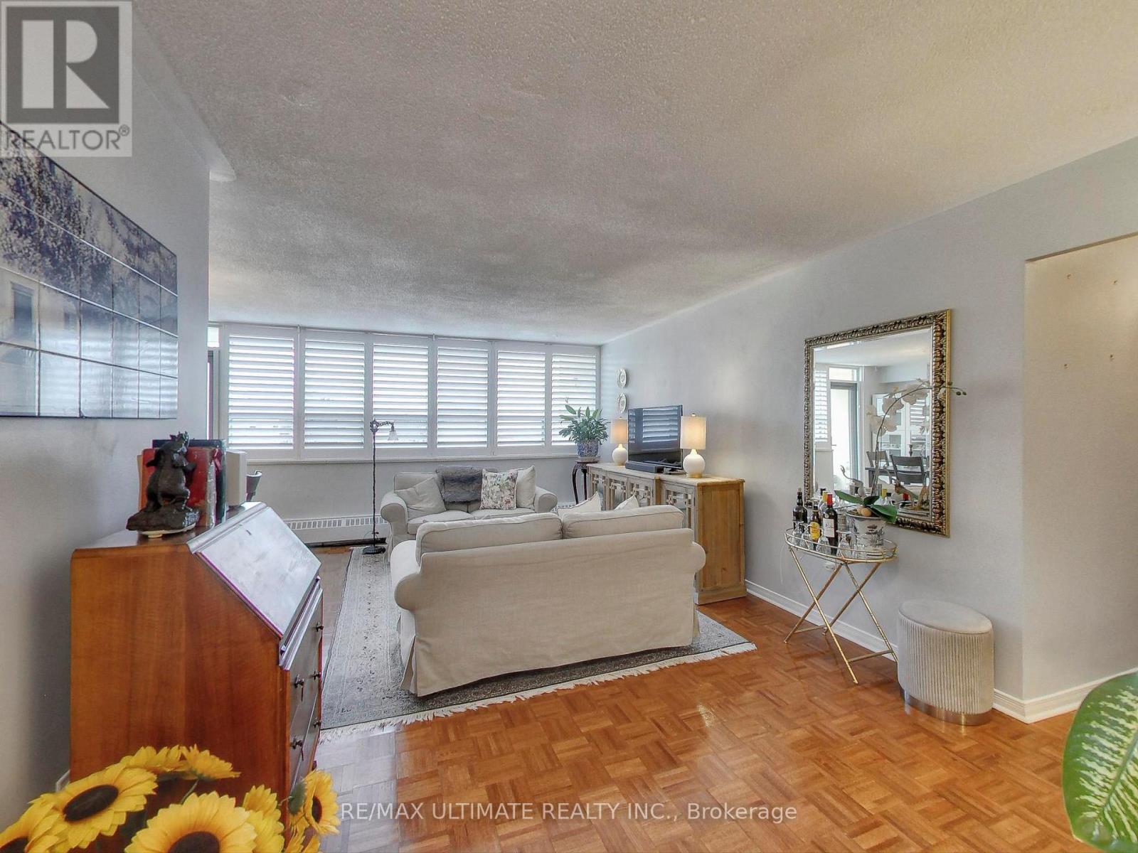 2217 - 360 Ridelle Avenue, Toronto, Ontario  M6B 1K1 - Photo 3 - W12256061