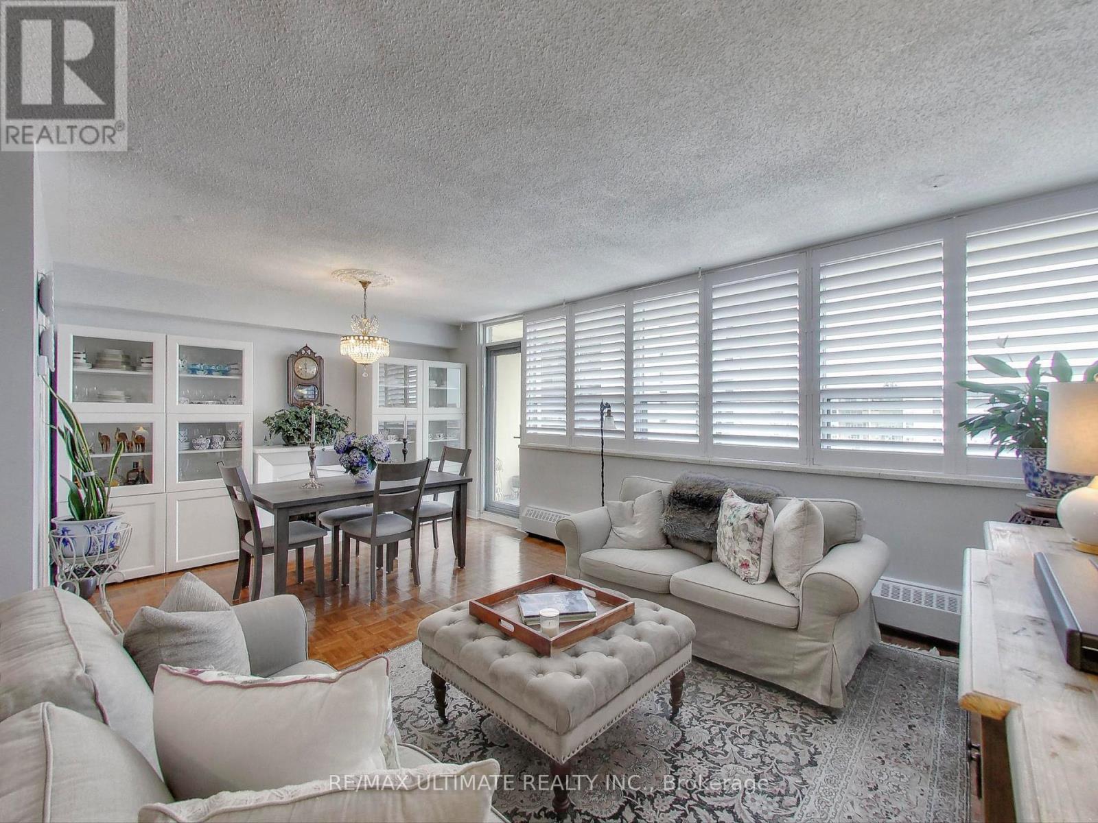 2217 - 360 Ridelle Avenue, Toronto, Ontario  M6B 1K1 - Photo 7 - W12256061