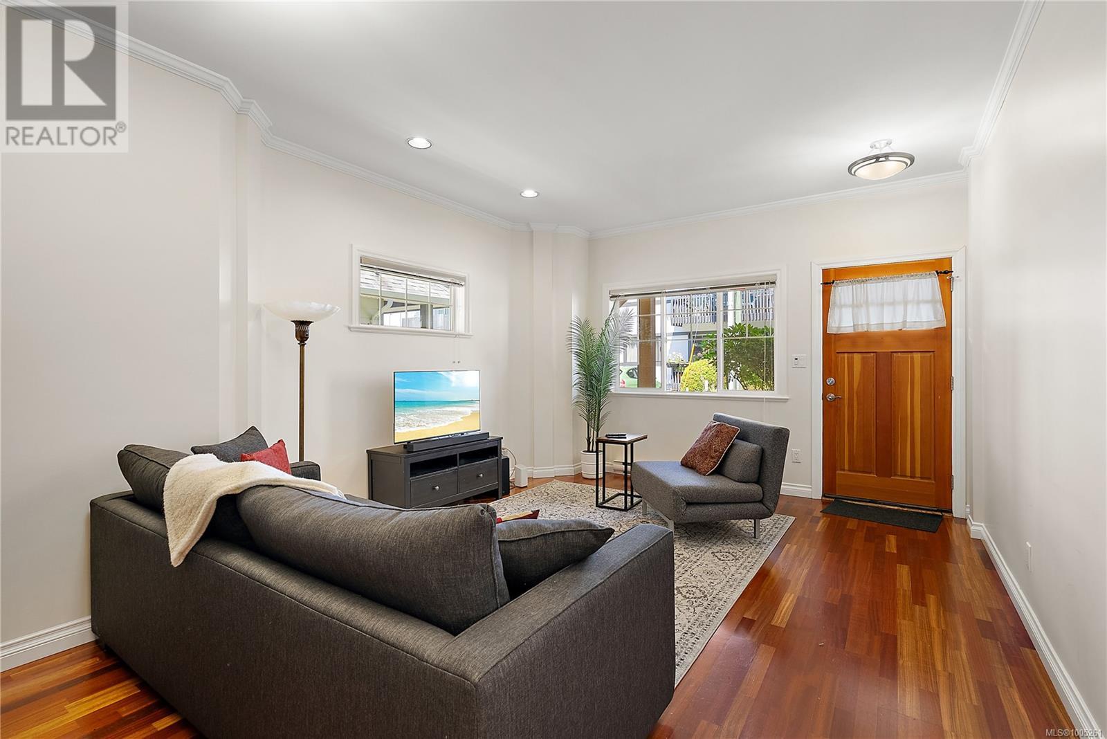 Property at 7 1182 Colville Rd image 3