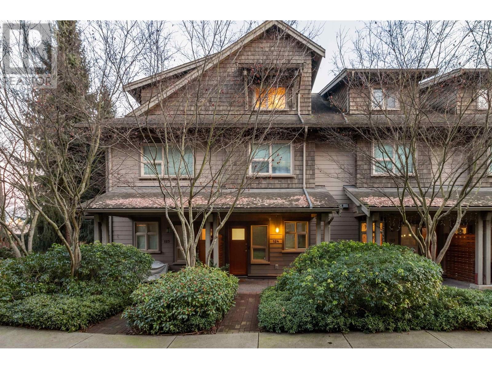 124 250 SALTER STREET, new westminster, British Columbia V3M0B7